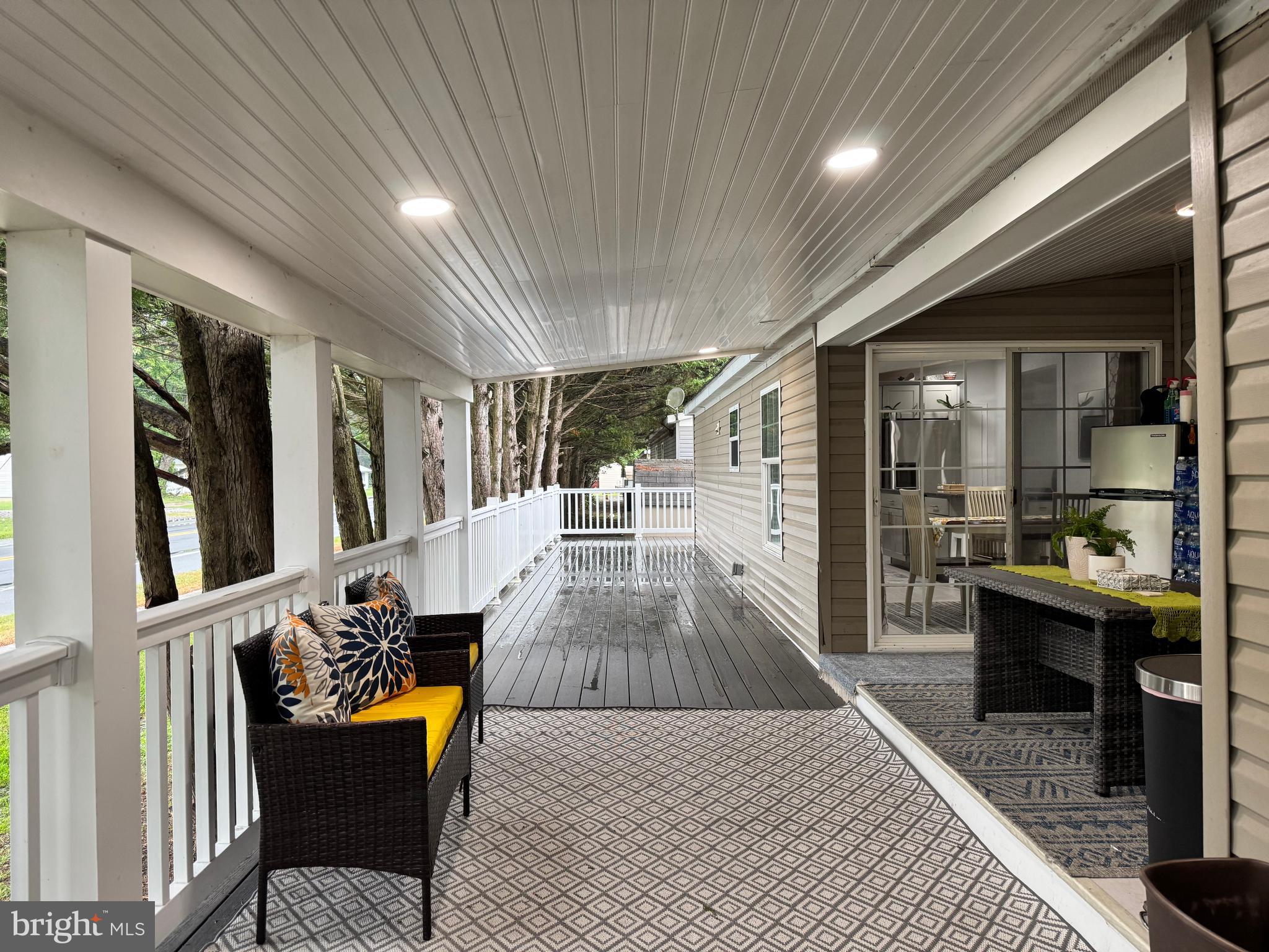 COUNTRY ESTATES - Residential