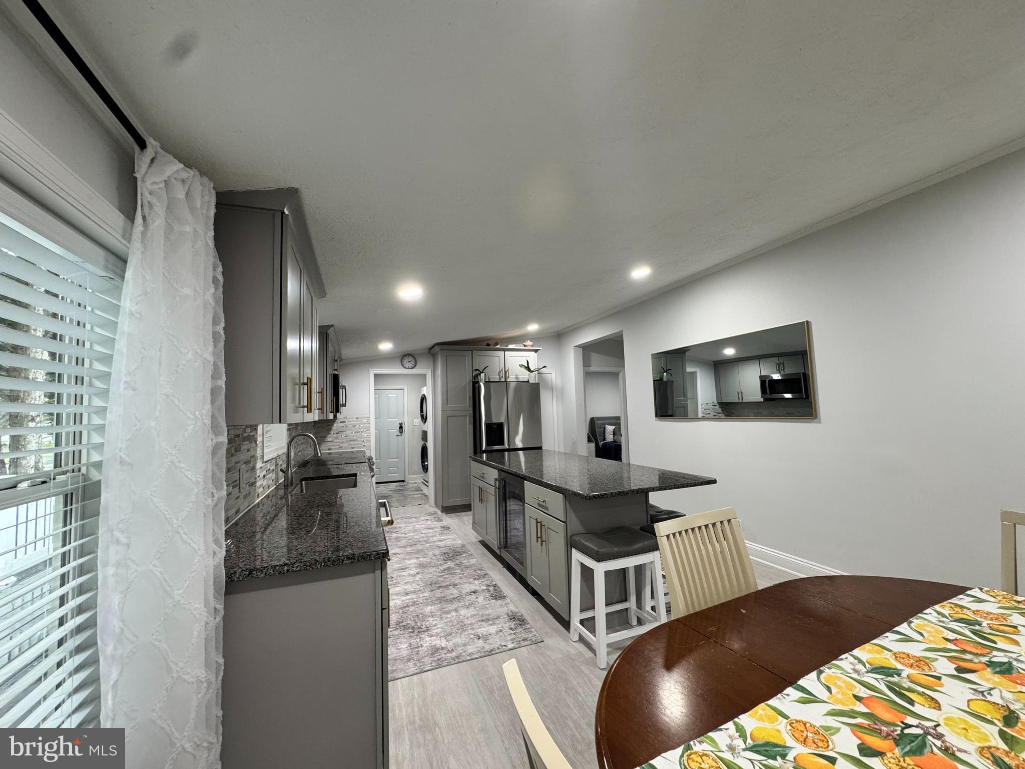 COUNTRY ESTATES - Residential