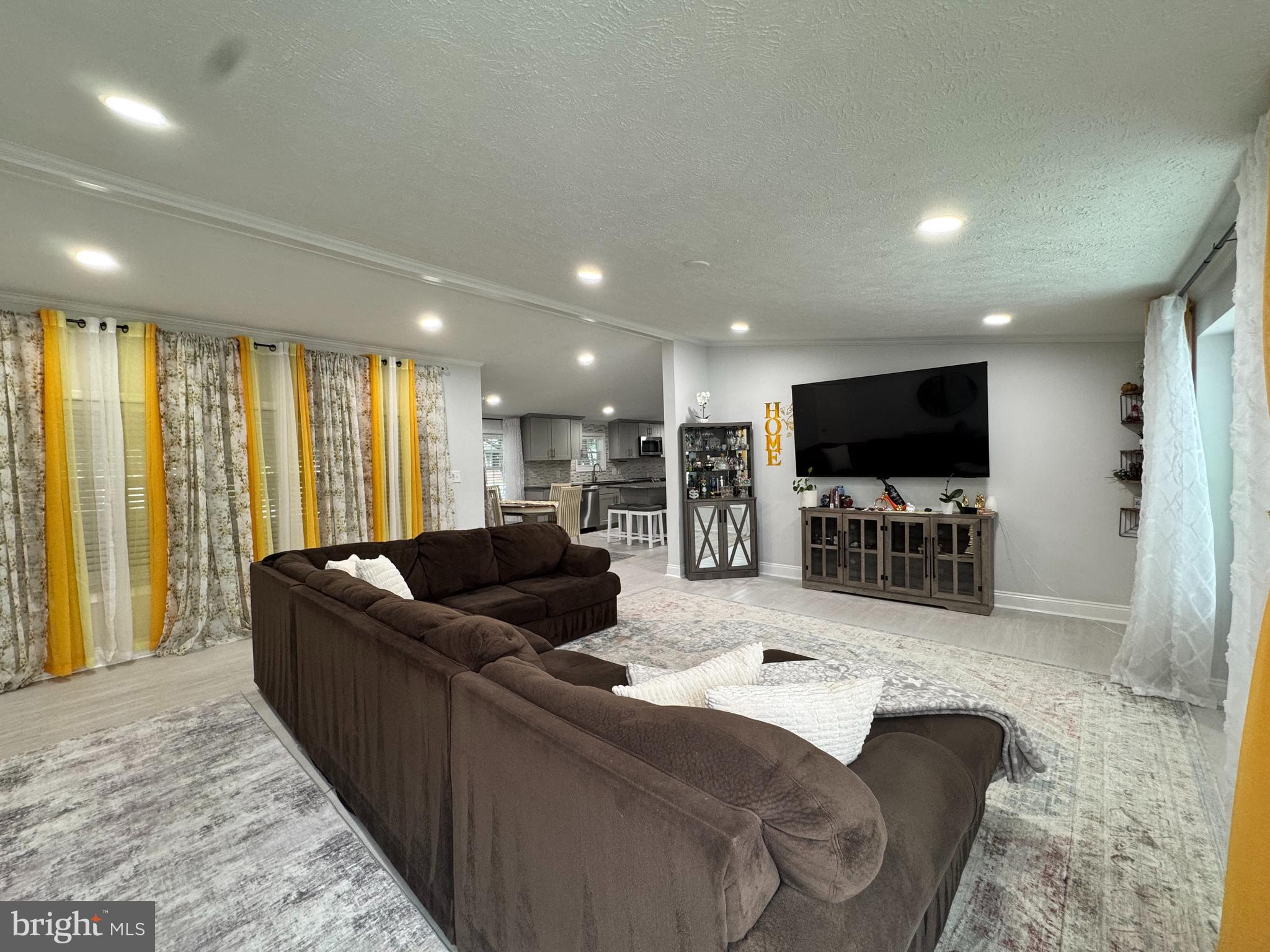 COUNTRY ESTATES - Residential