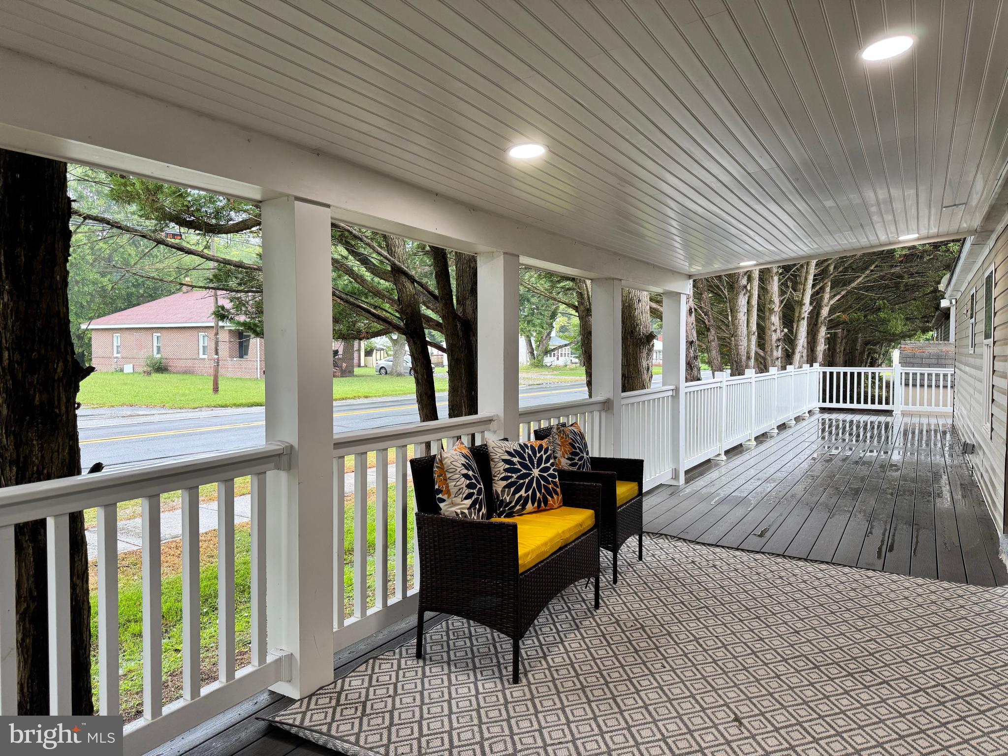 COUNTRY ESTATES - Residential