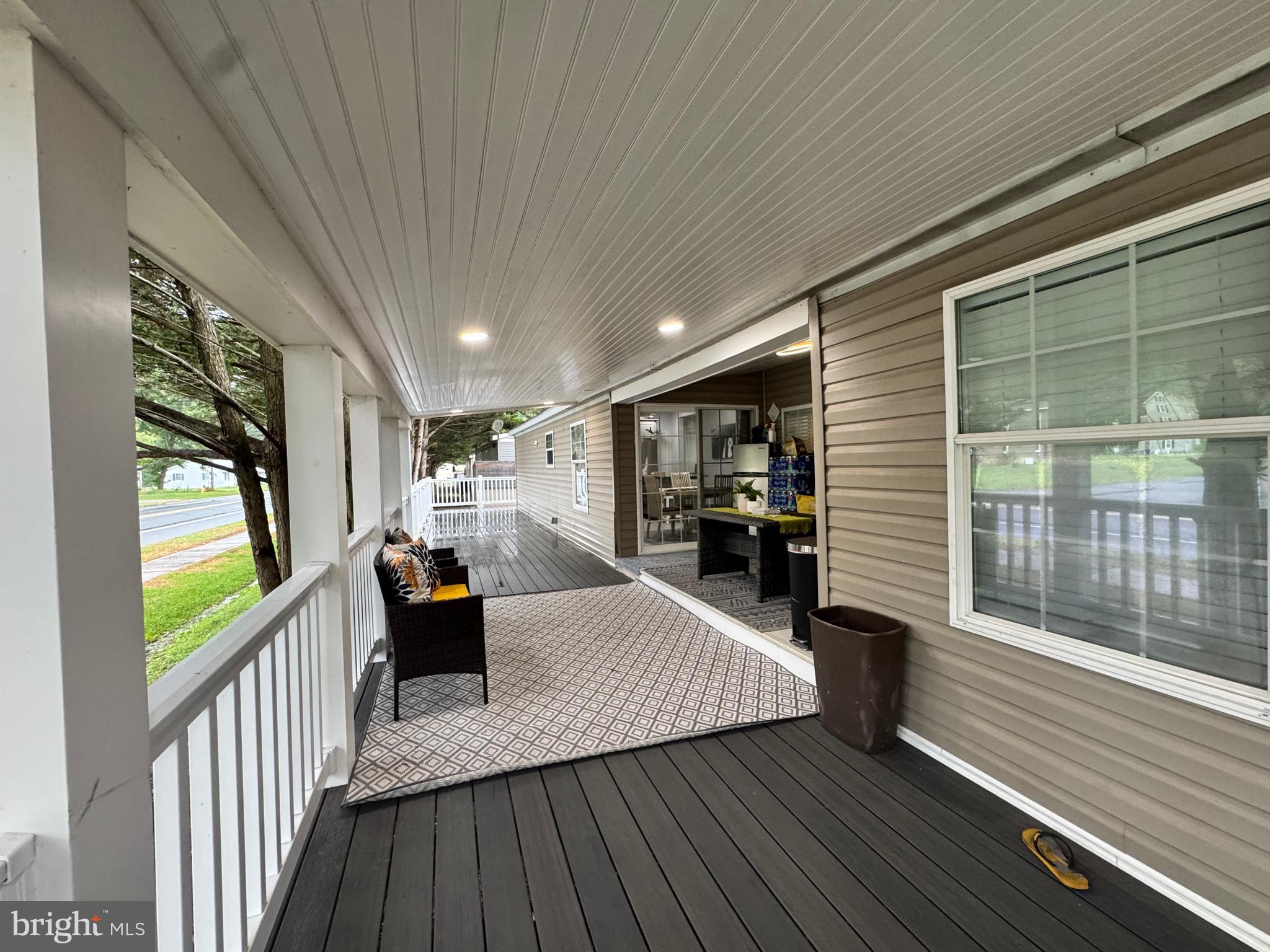 COUNTRY ESTATES - Residential