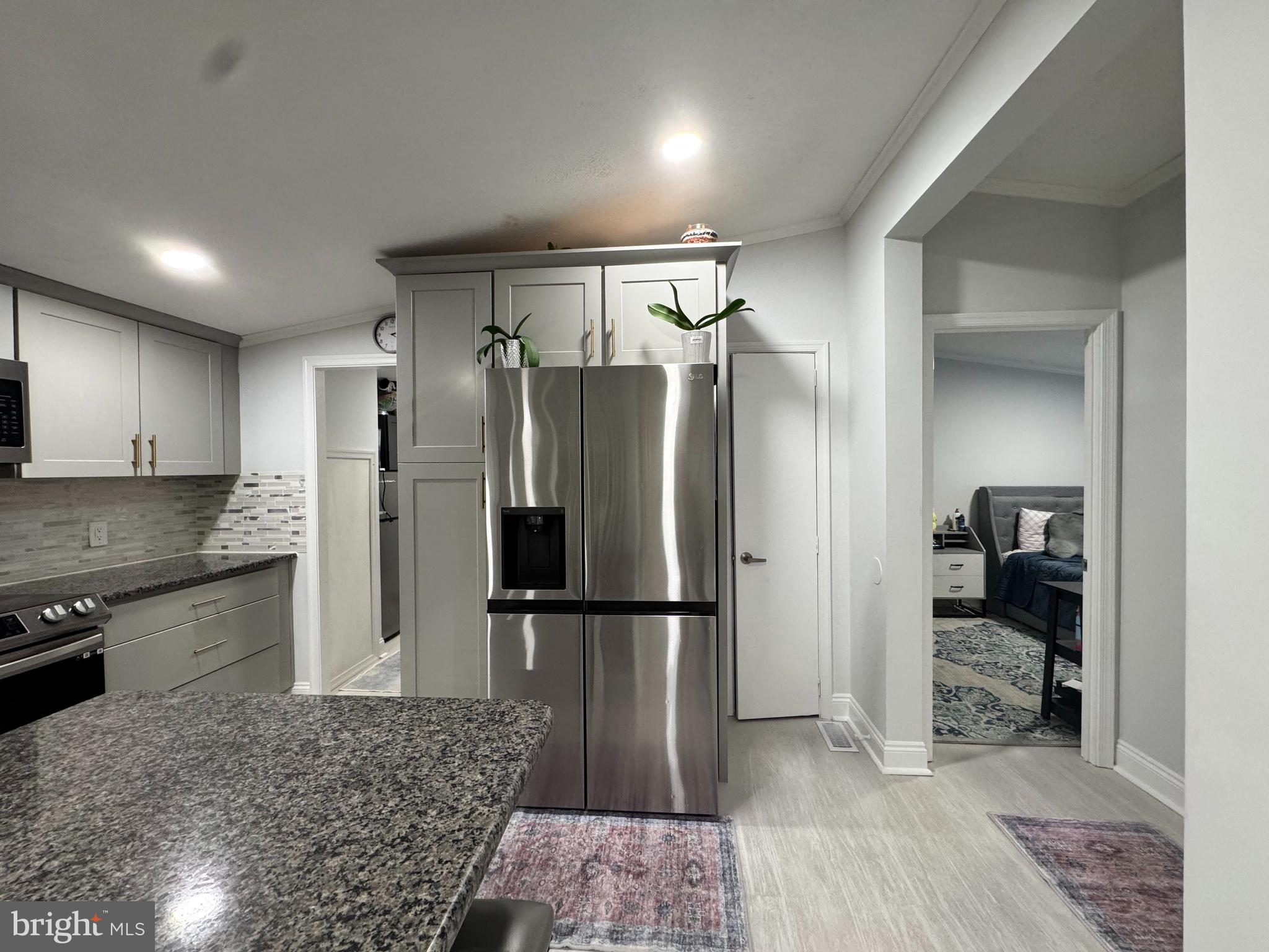 COUNTRY ESTATES - Residential