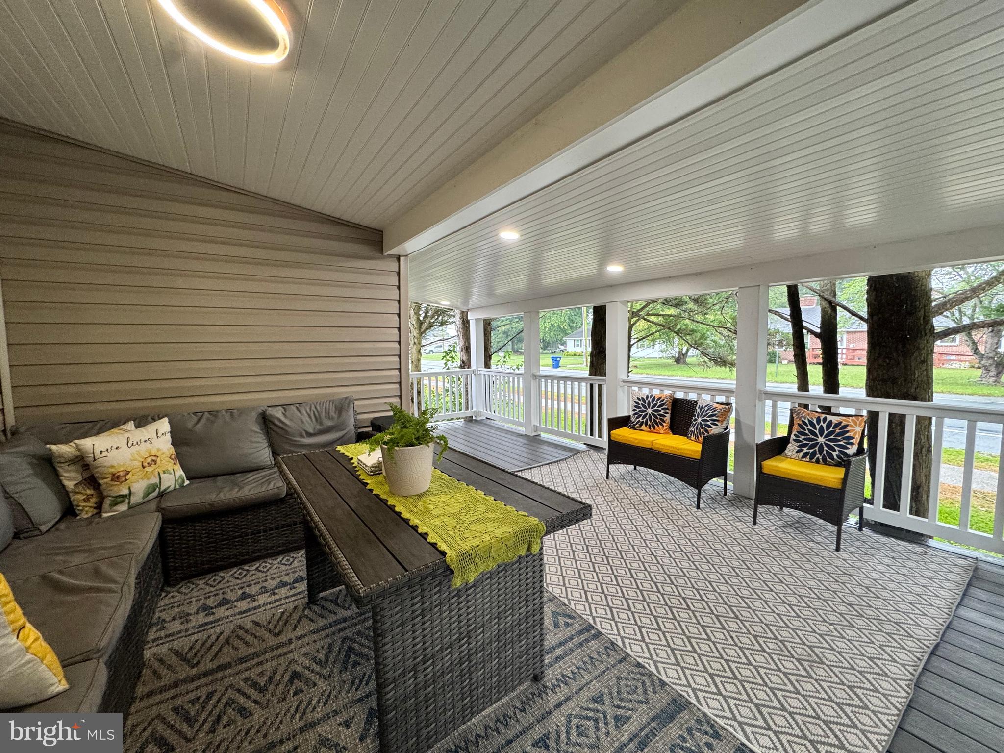 COUNTRY ESTATES - Residential