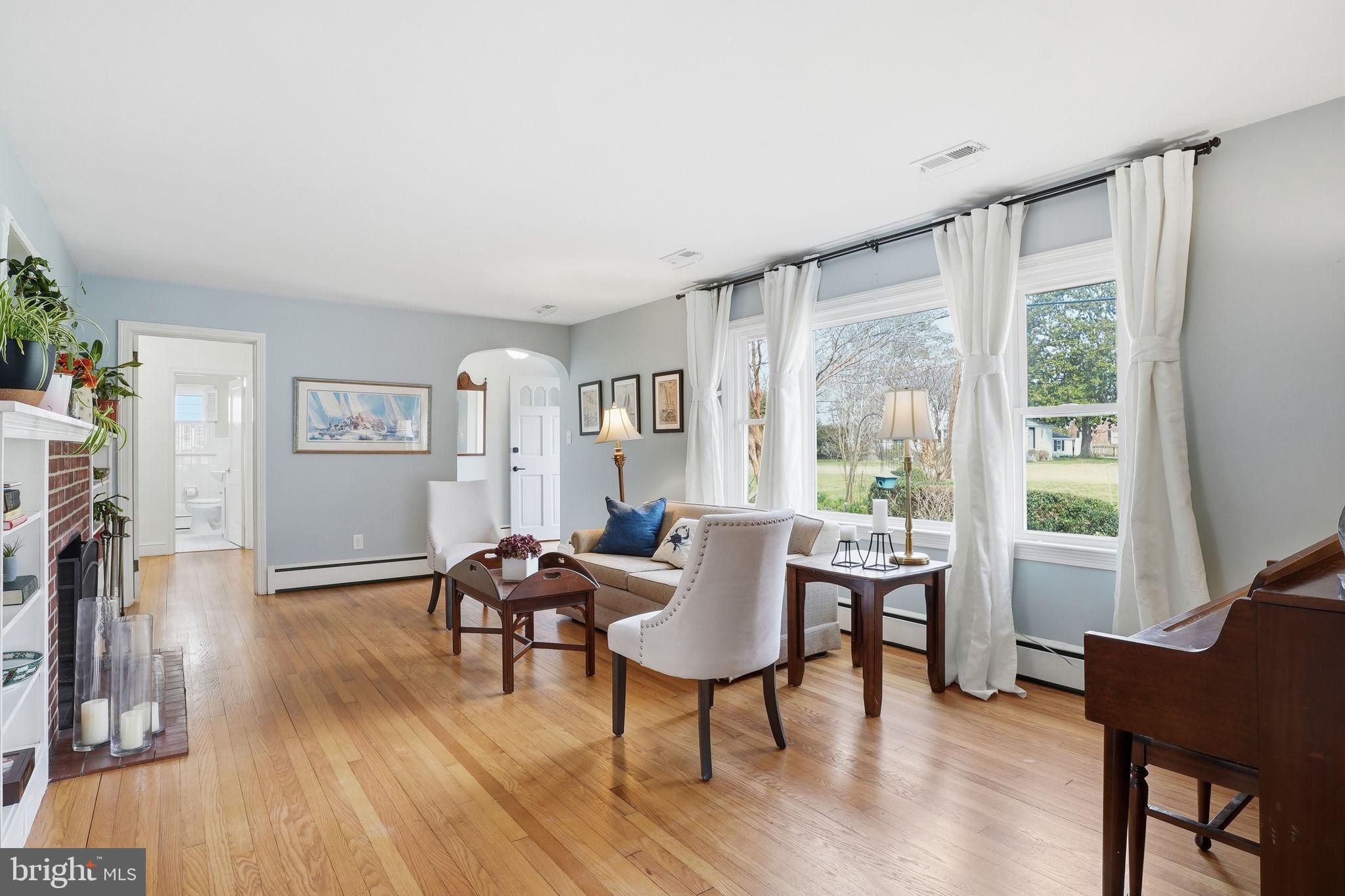 619 S WASHINGTON STREET