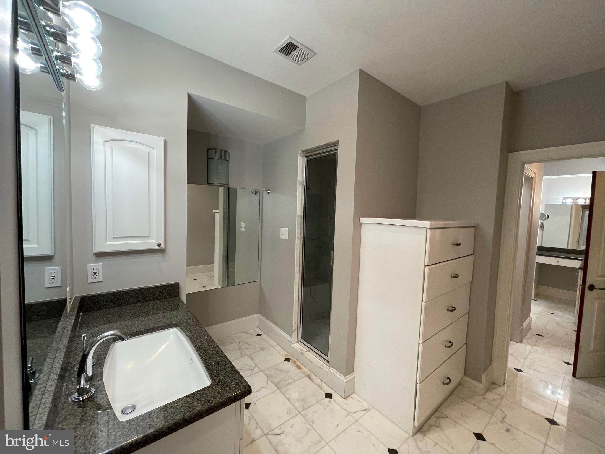 KINGS MANOR SCOTTS - Residential Lease