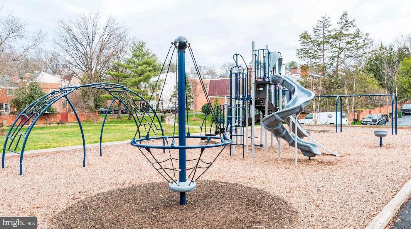 KINGS MANOR SCOTTS - Residential Lease