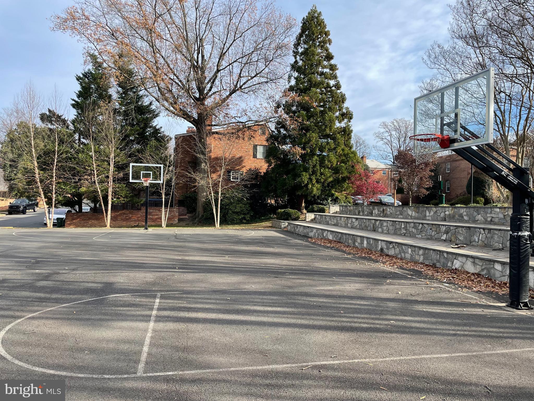 KINGS MANOR SCOTTS - Residential Lease