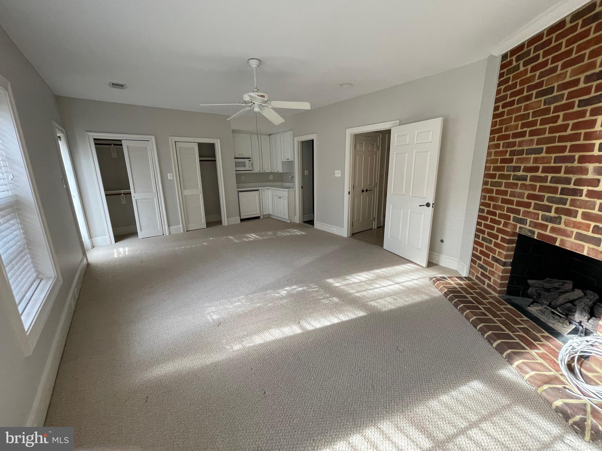 KINGS MANOR SCOTTS - Residential Lease