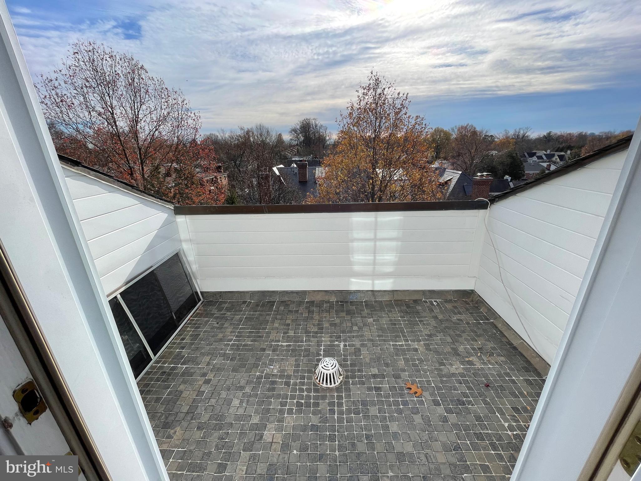 KINGS MANOR SCOTTS - Residential Lease