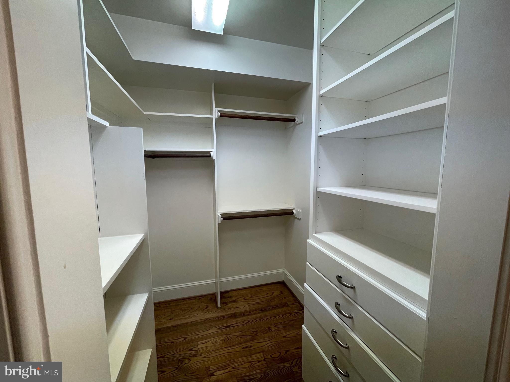 KINGS MANOR SCOTTS - Residential Lease