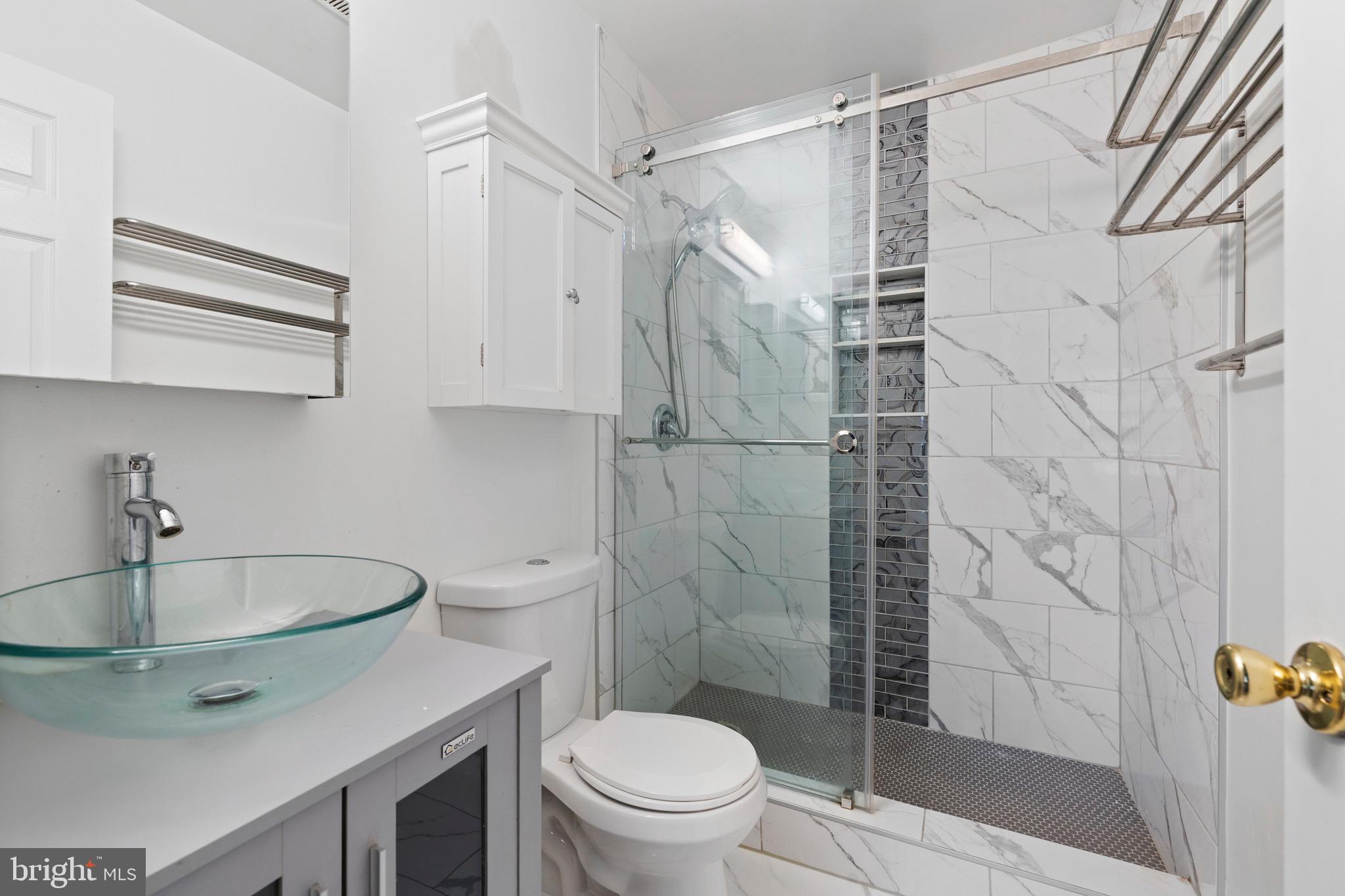 REGENCY TOWNS - Residential Lease