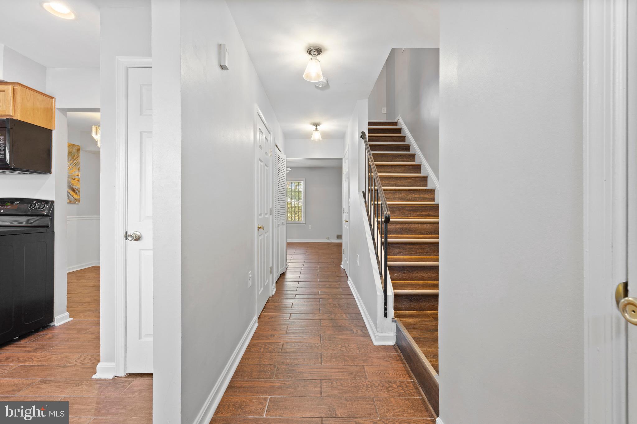 REGENCY TOWNS - Residential Lease