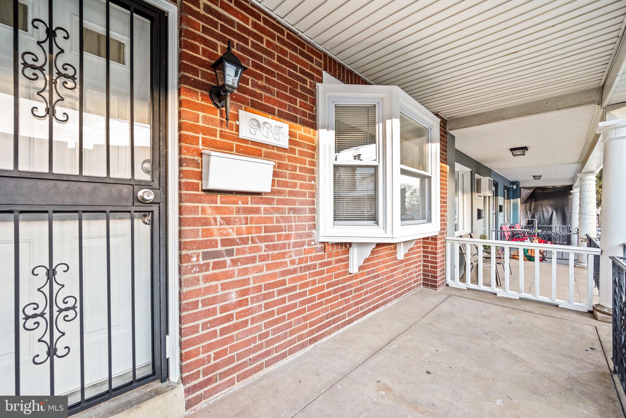 OXFORD CIRCLE - Residential