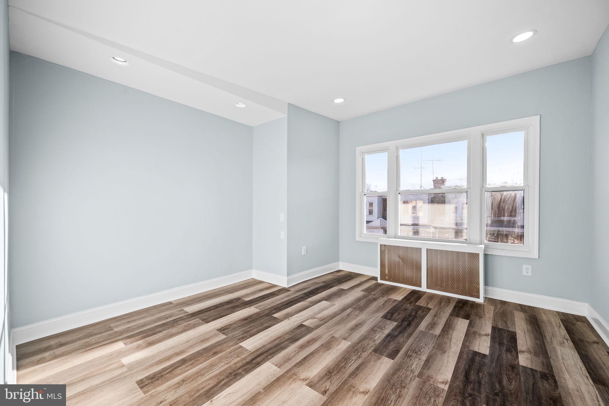 OXFORD CIRCLE - Residential