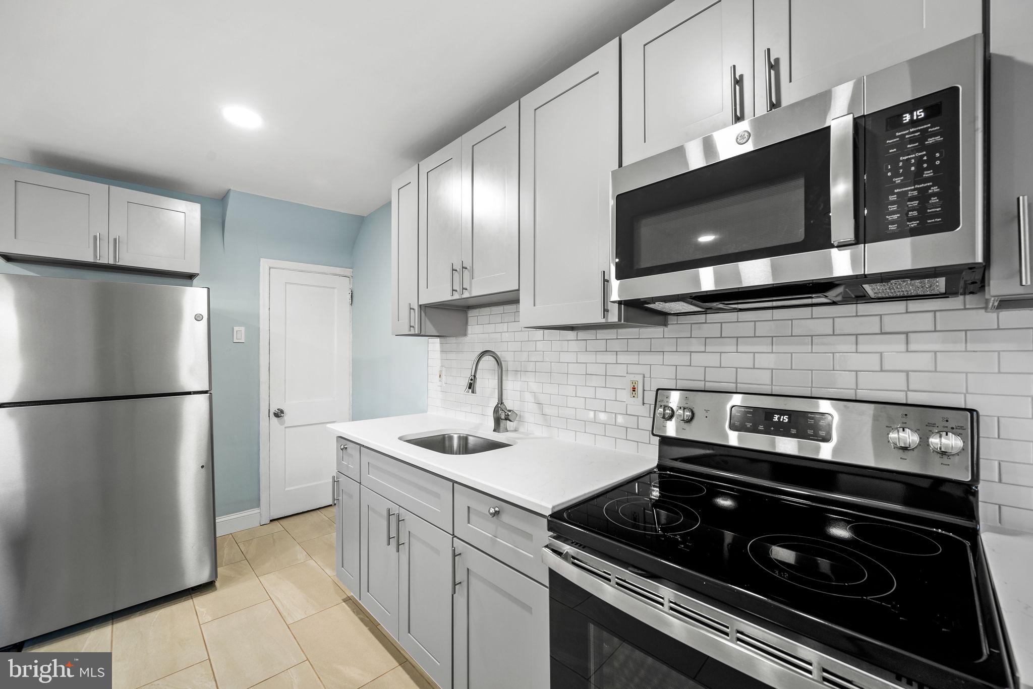 OXFORD CIRCLE - Residential