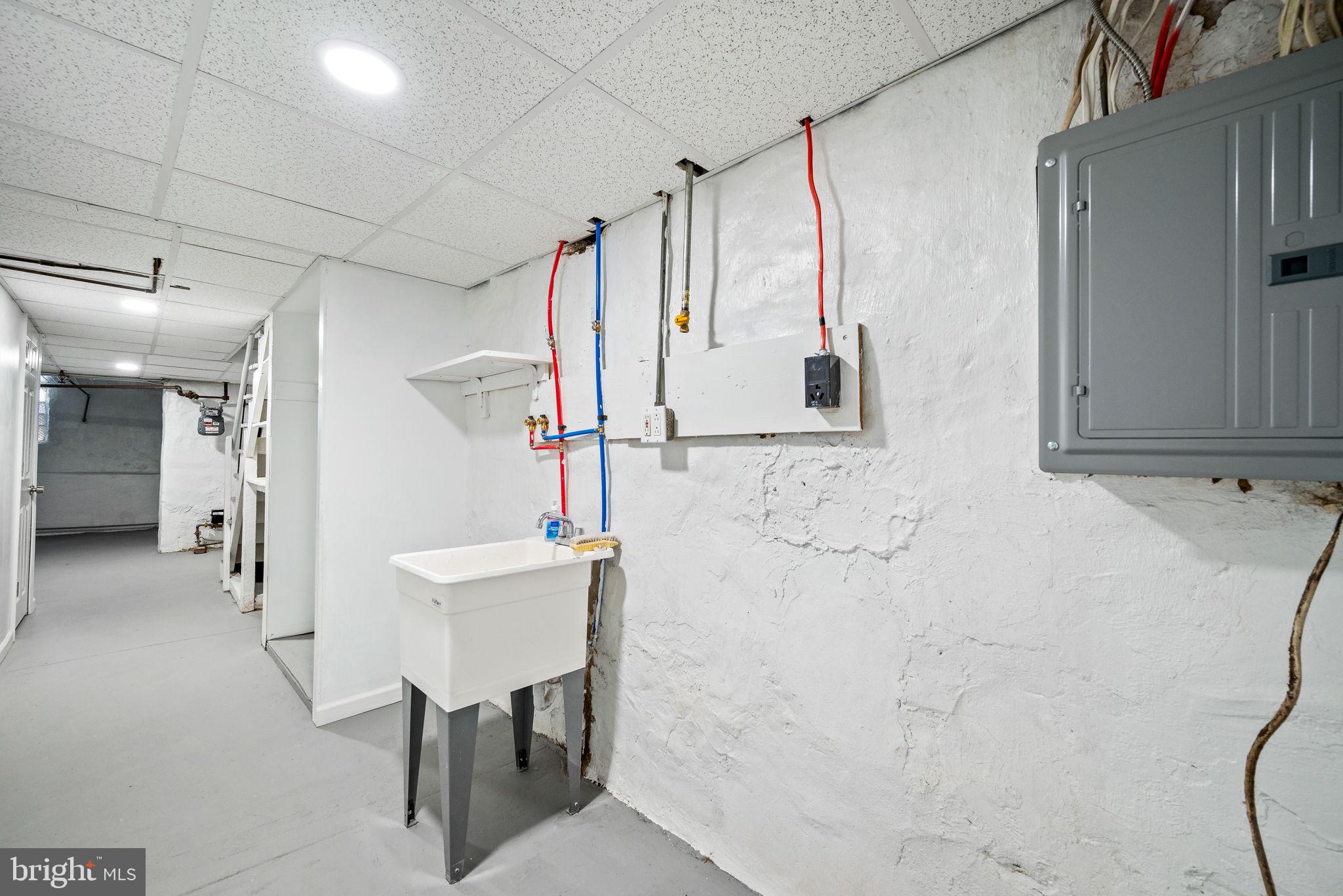 OXFORD CIRCLE - Residential