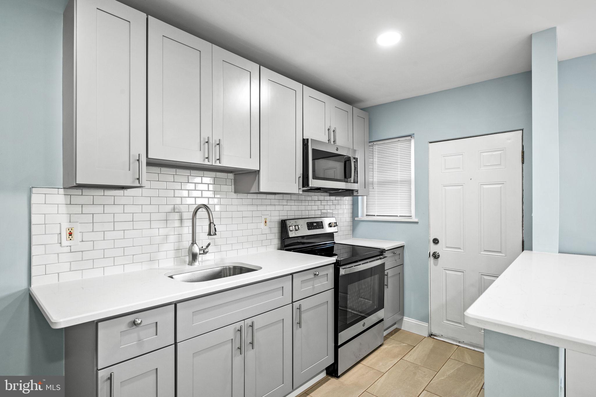 OXFORD CIRCLE - Residential