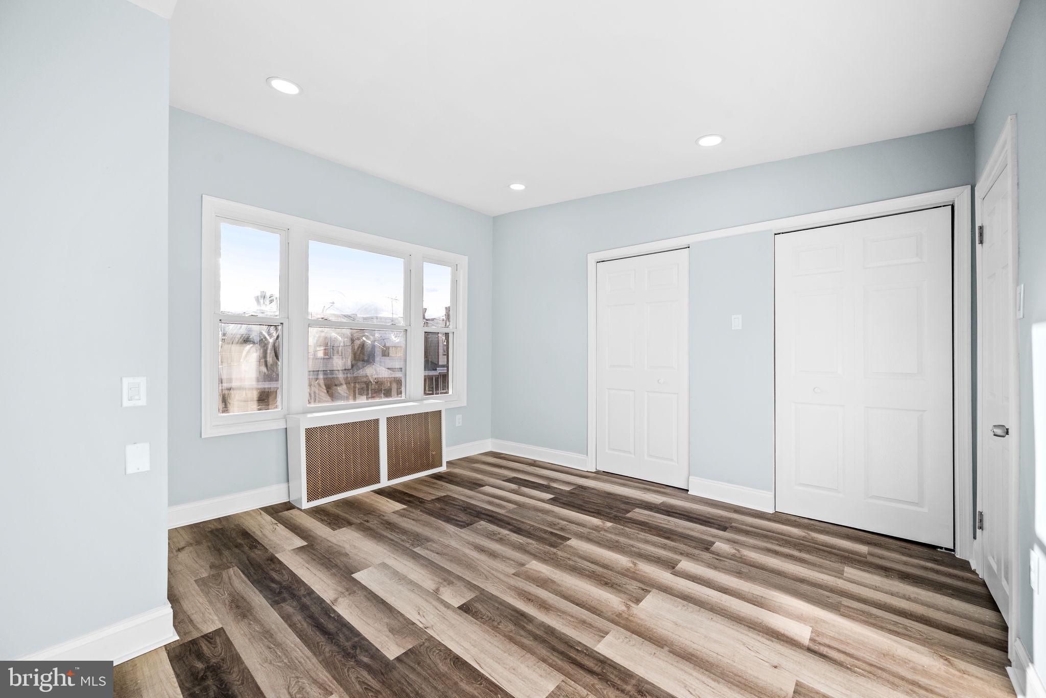 OXFORD CIRCLE - Residential