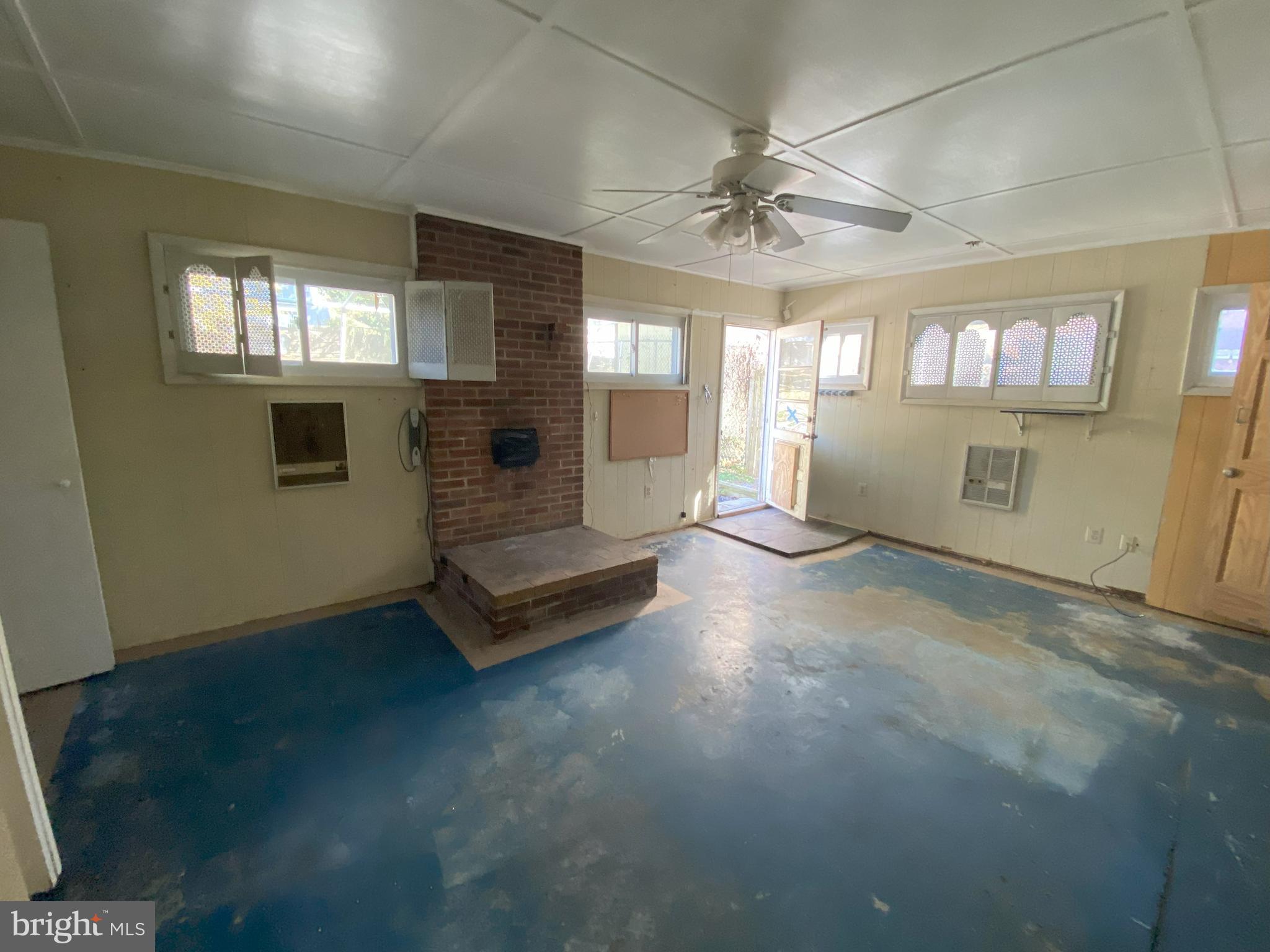 BRUNSWICK - Residential