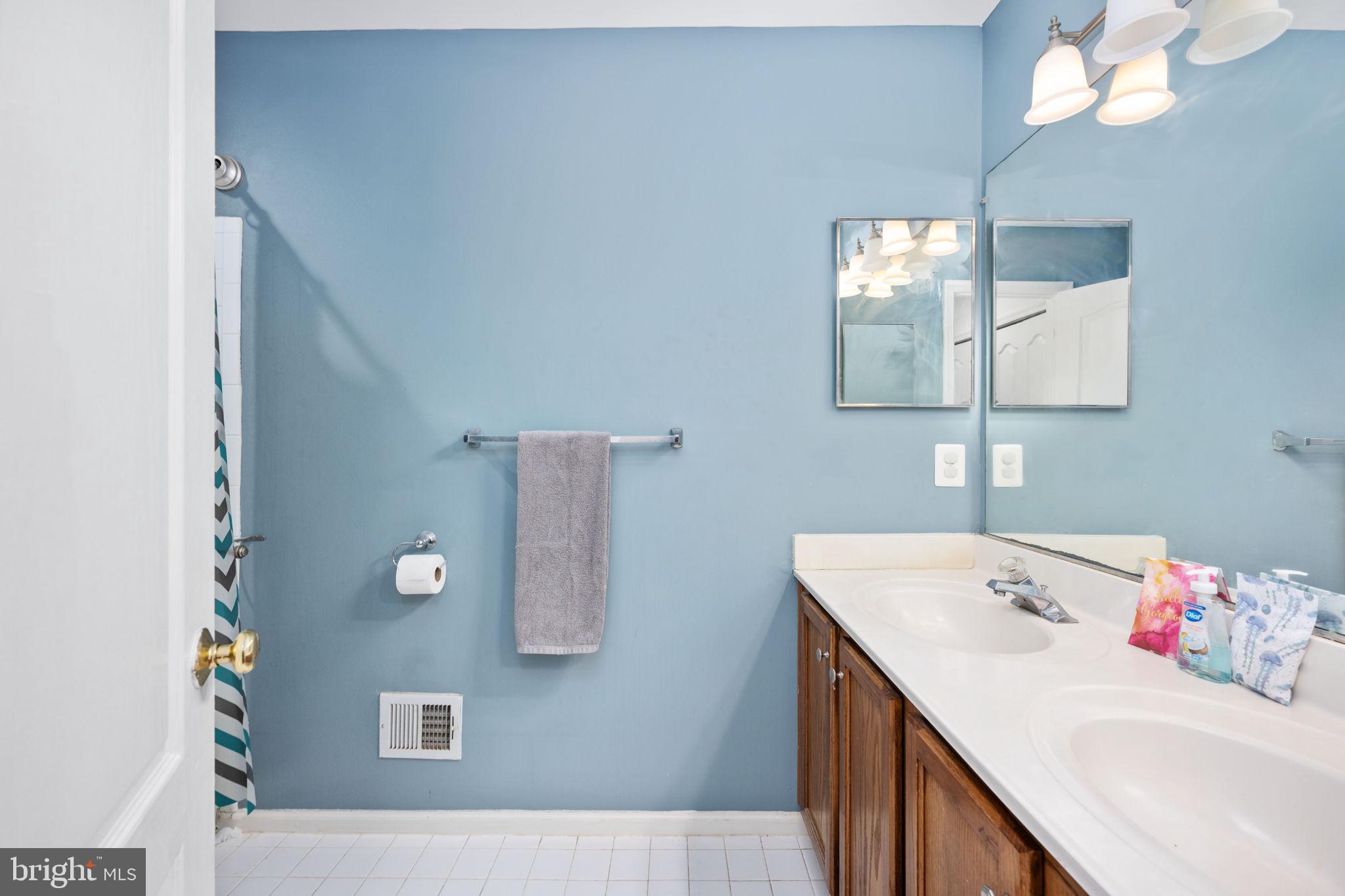 SPYGLASS HILL - Residential Lease