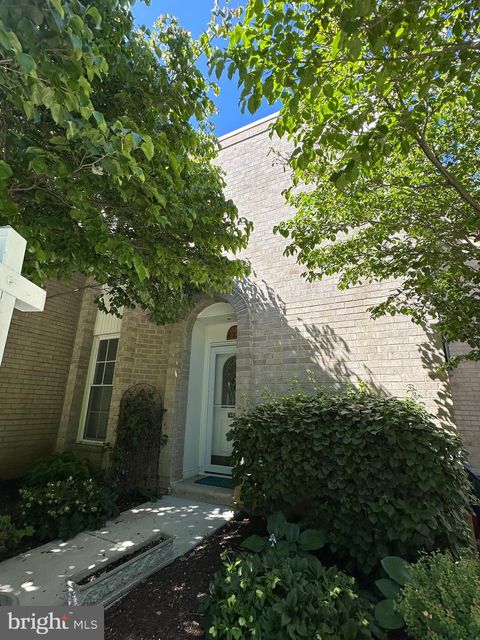 8328 N BROOK LANE BETHESDA MD 20814