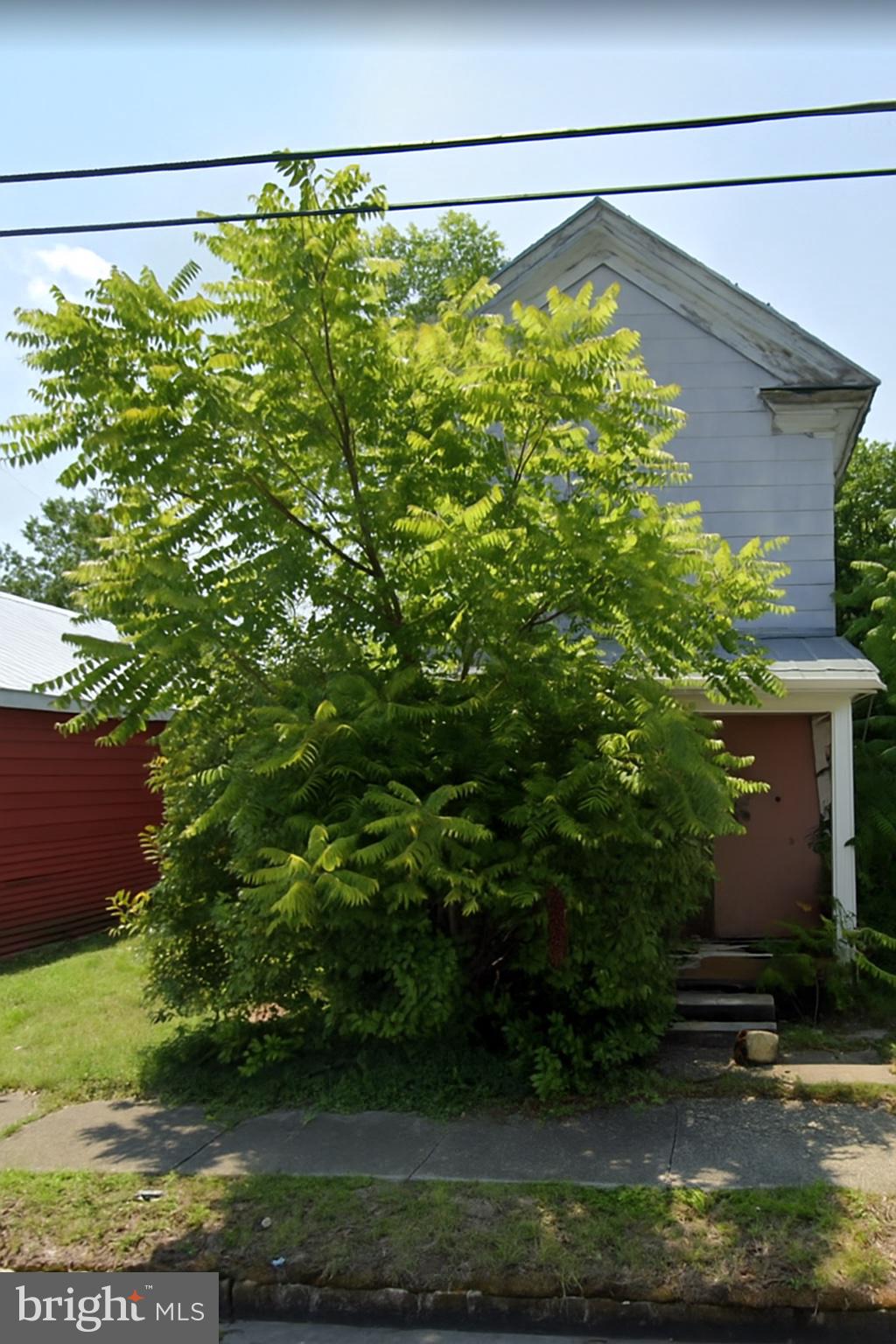 204 ACADEMY AVENUE
