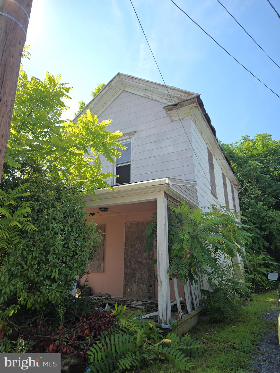204 ACADEMY AVENUE