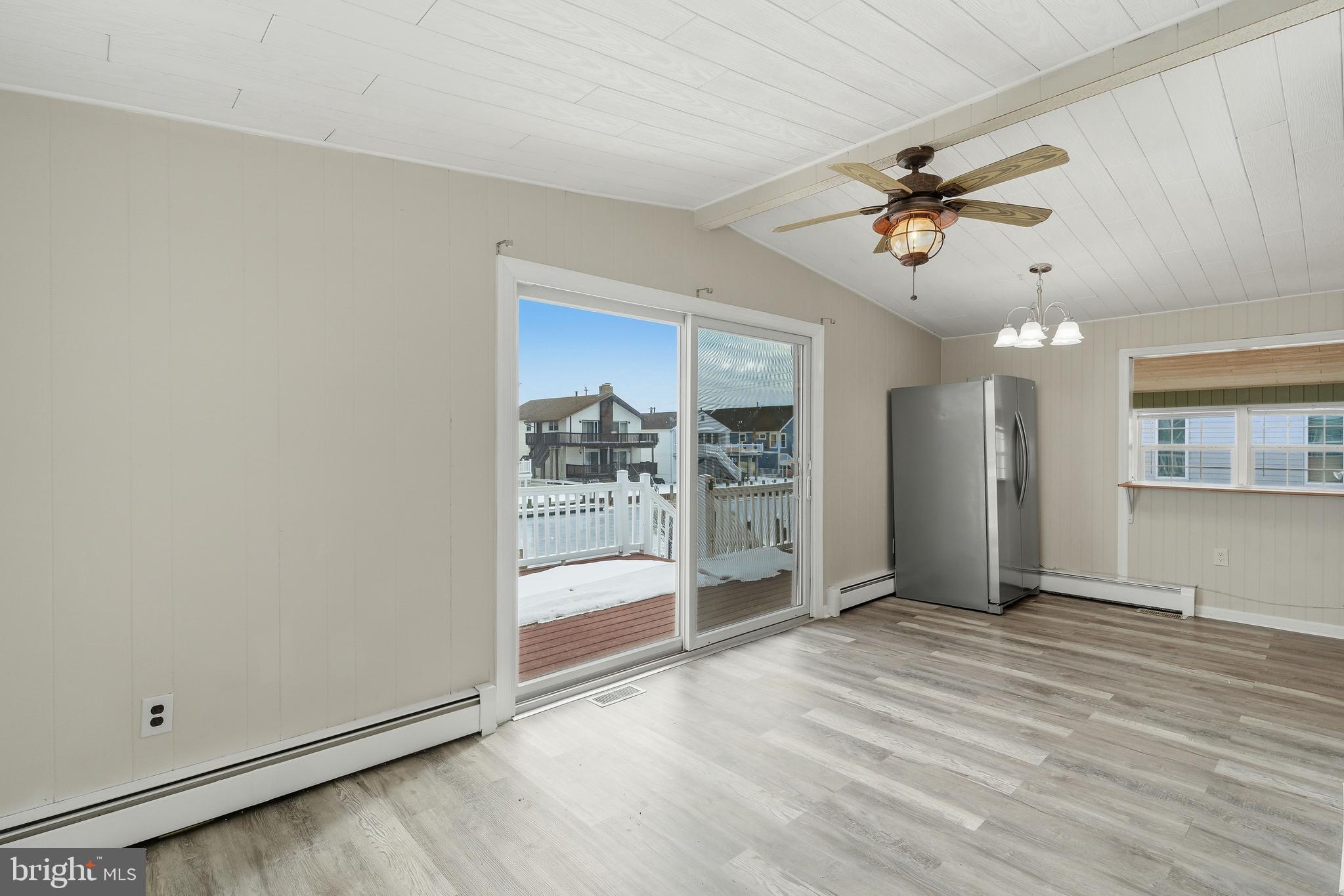 HOLLY LAKE HARBOR - Residential