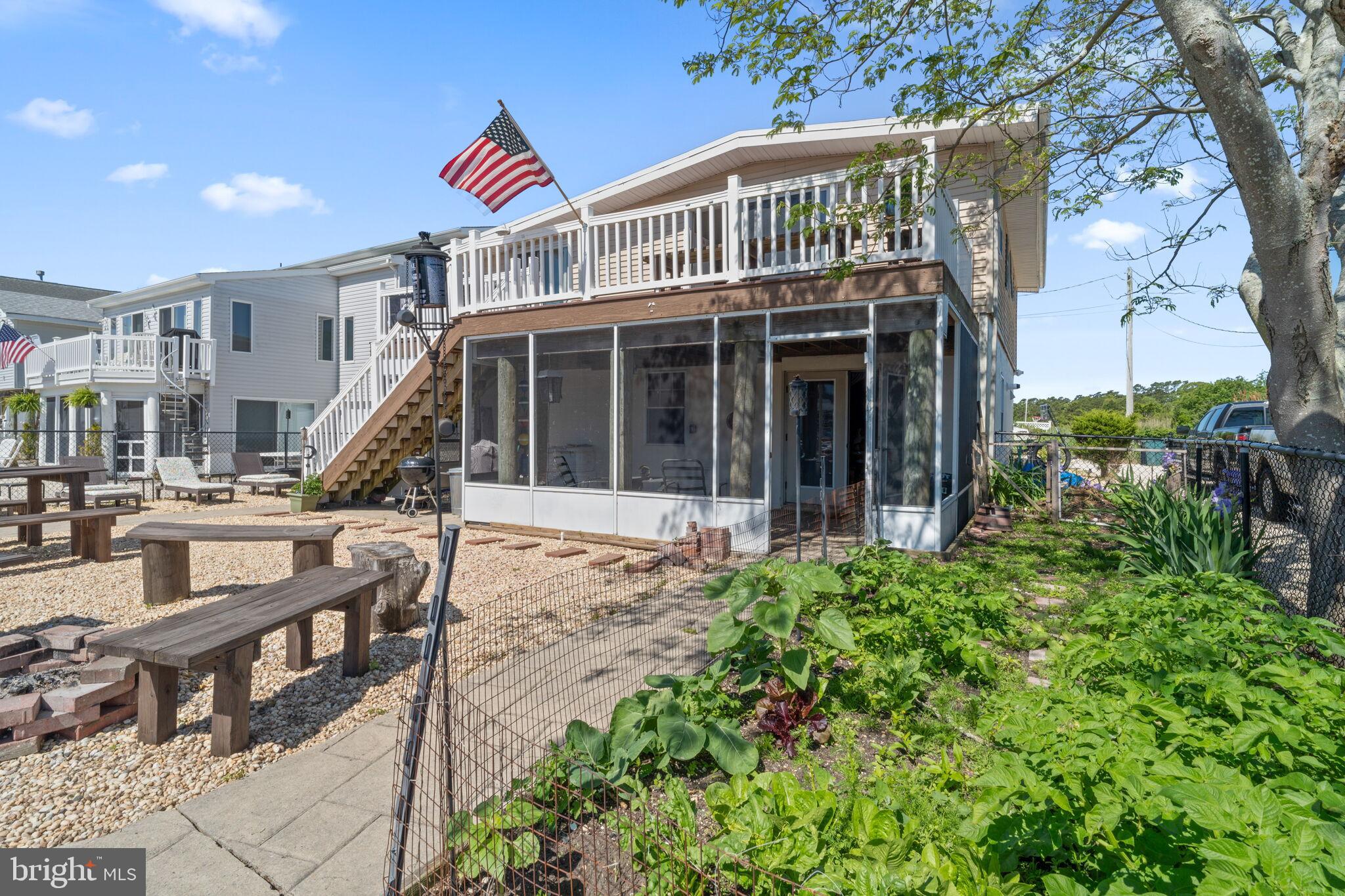 HOLLY LAKE HARBOR - Residential