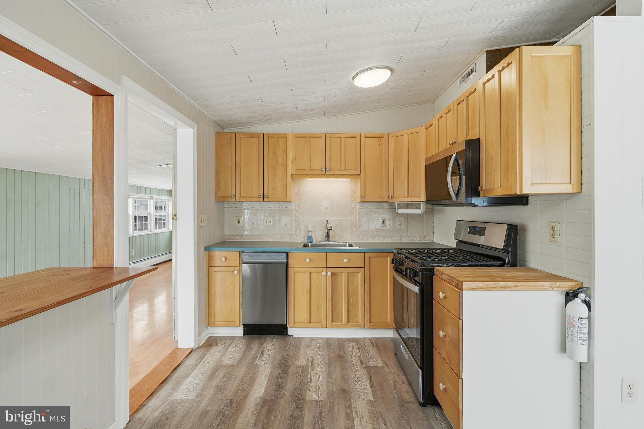 HOLLY LAKE HARBOR - Residential