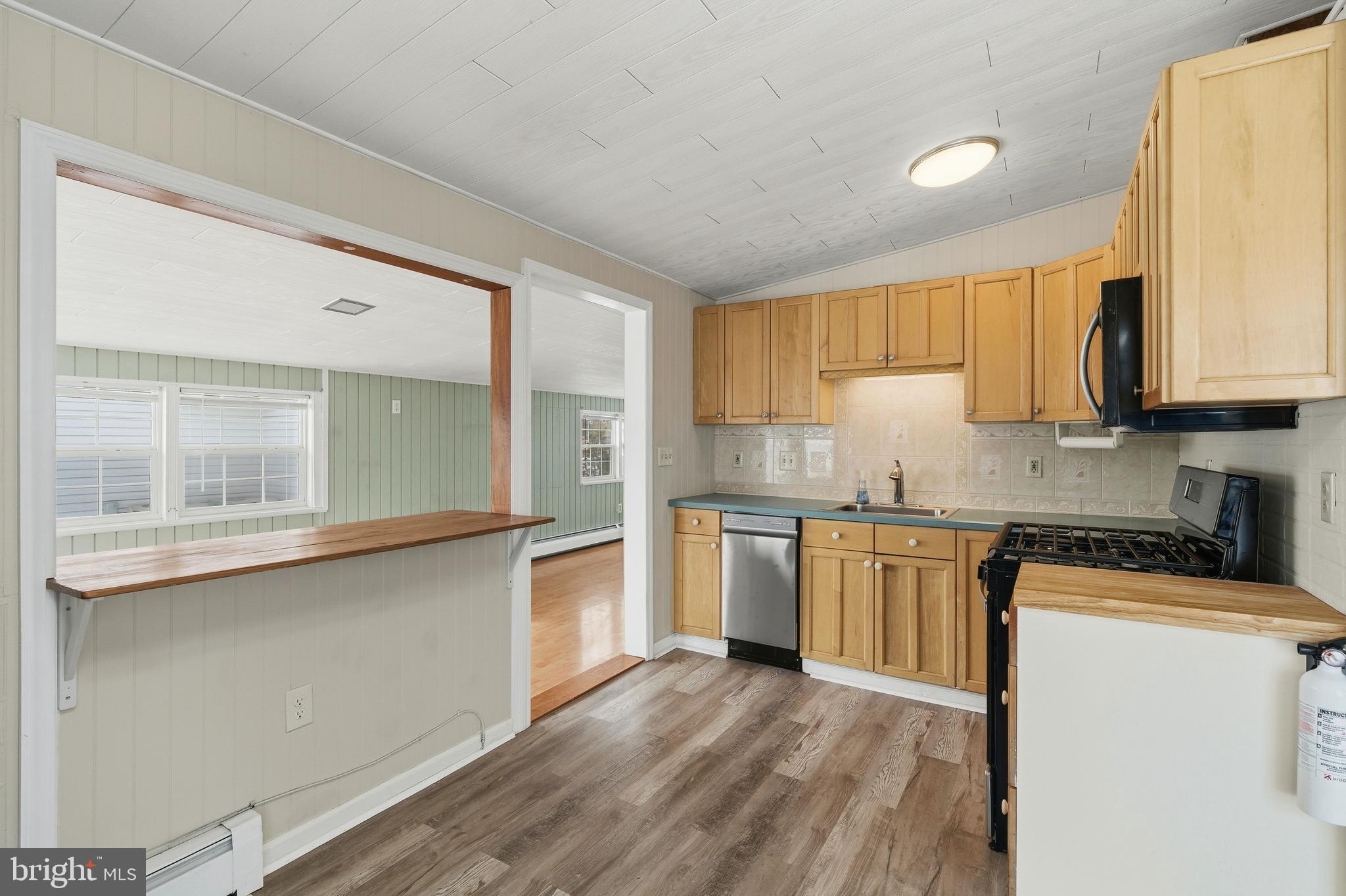 HOLLY LAKE HARBOR - Residential