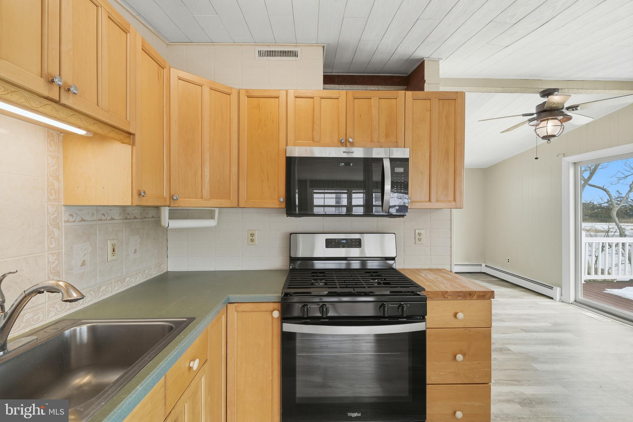 HOLLY LAKE HARBOR - Residential