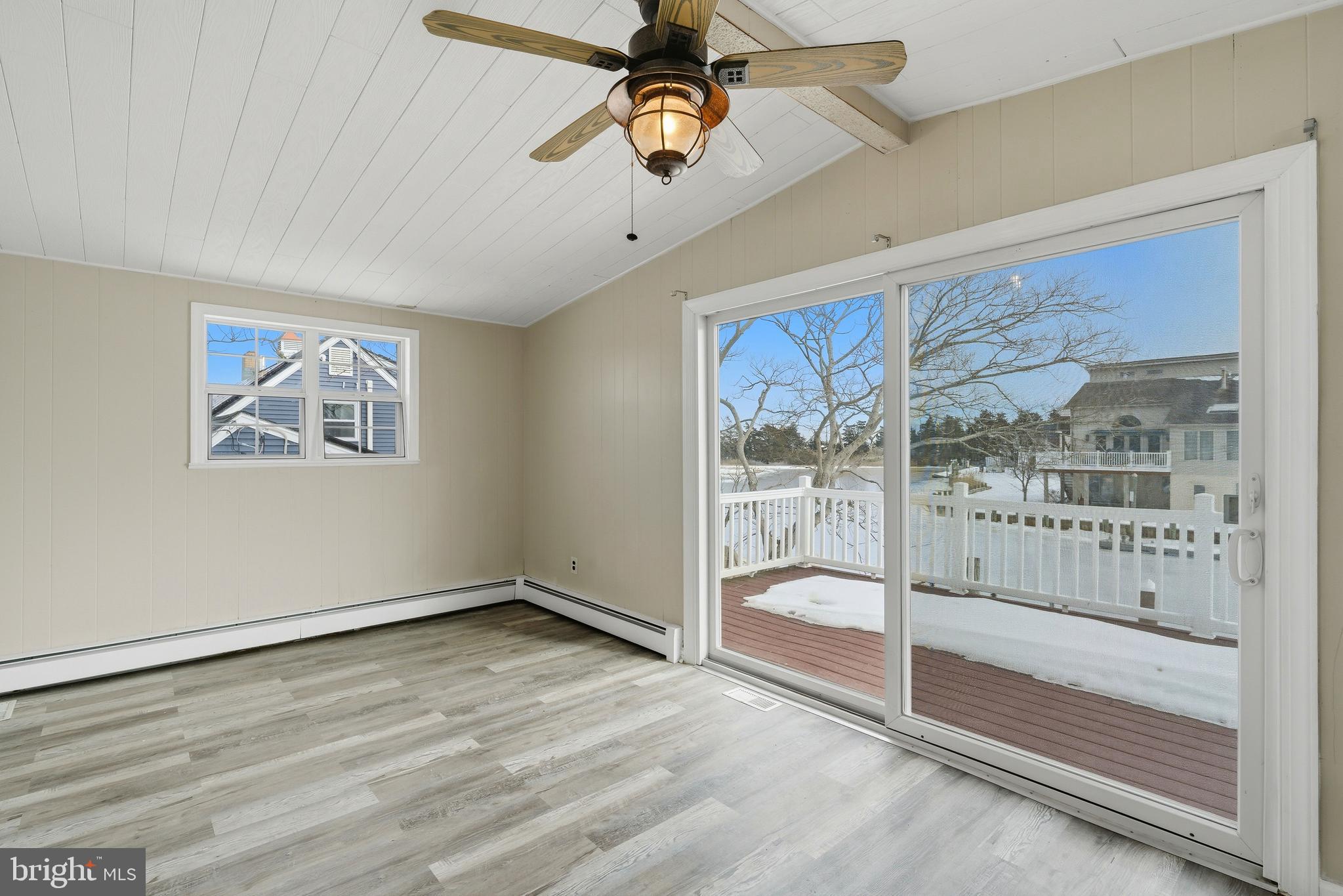 HOLLY LAKE HARBOR - Residential