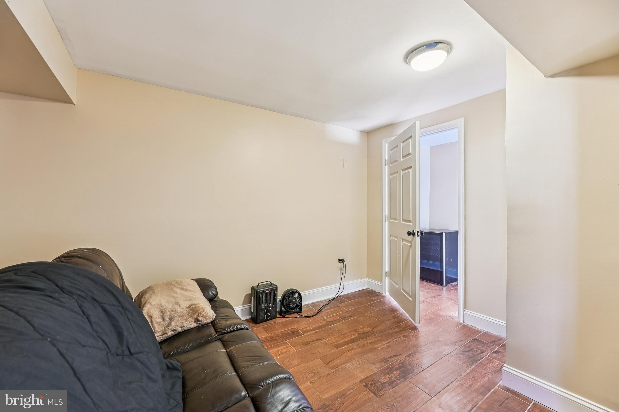 BARONS - Residential