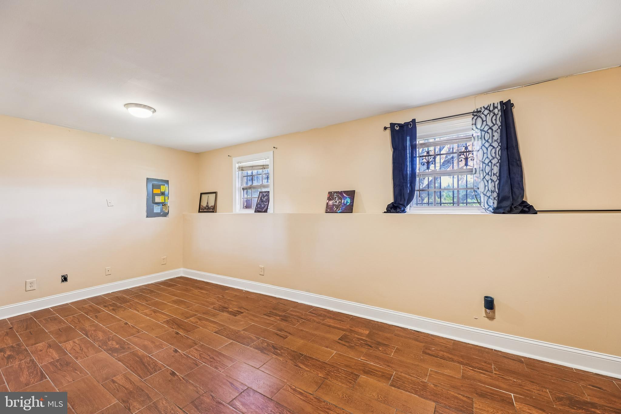 BARONS - Residential