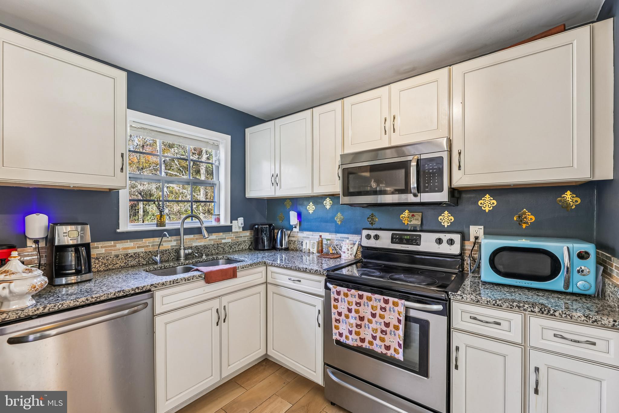 BARONS - Residential