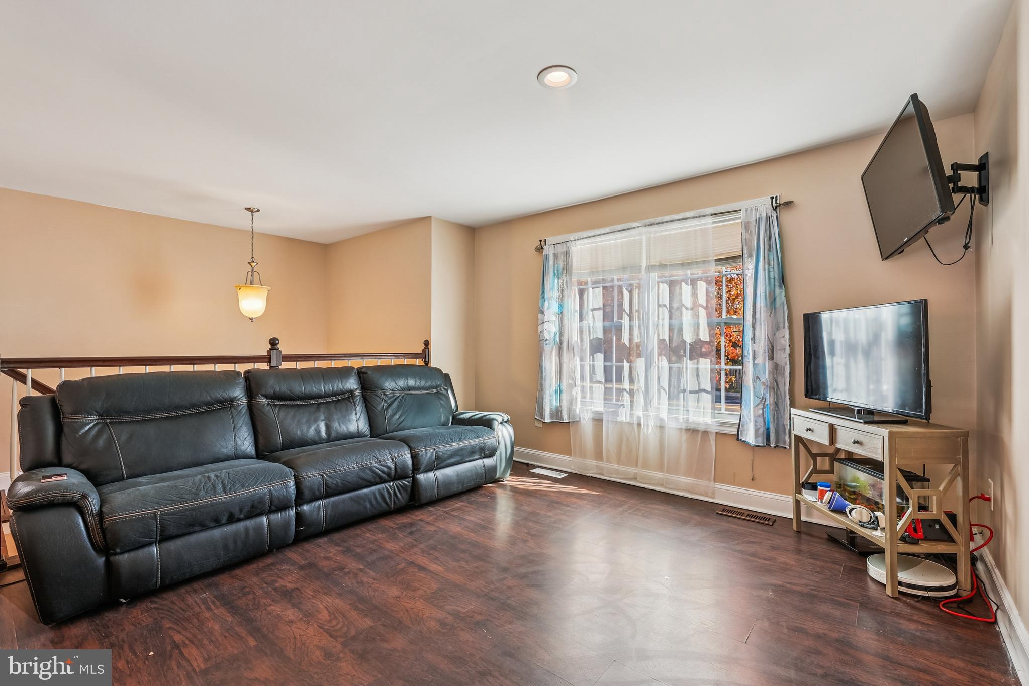 BARONS - Residential