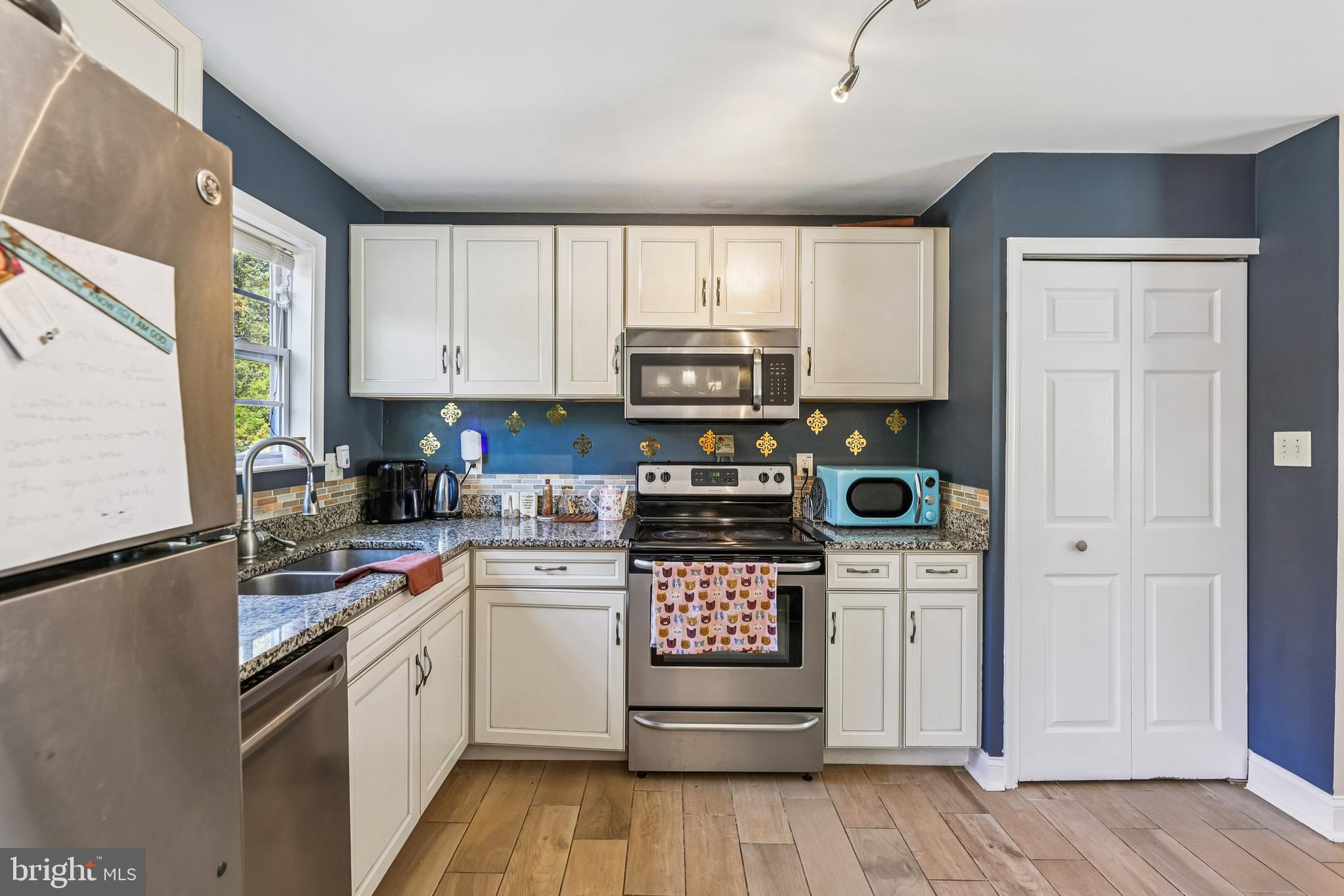 BARONS - Residential