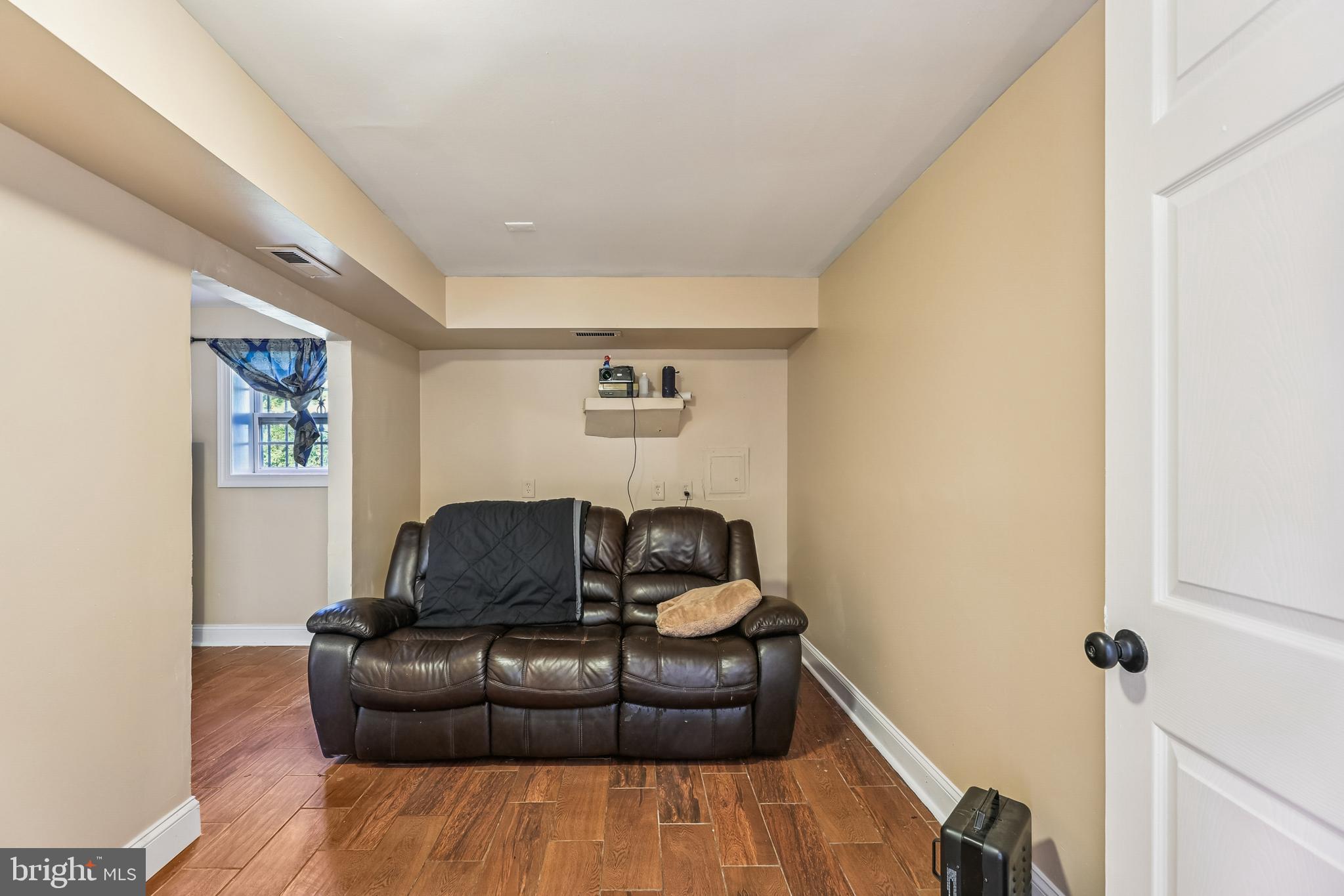 BARONS - Residential