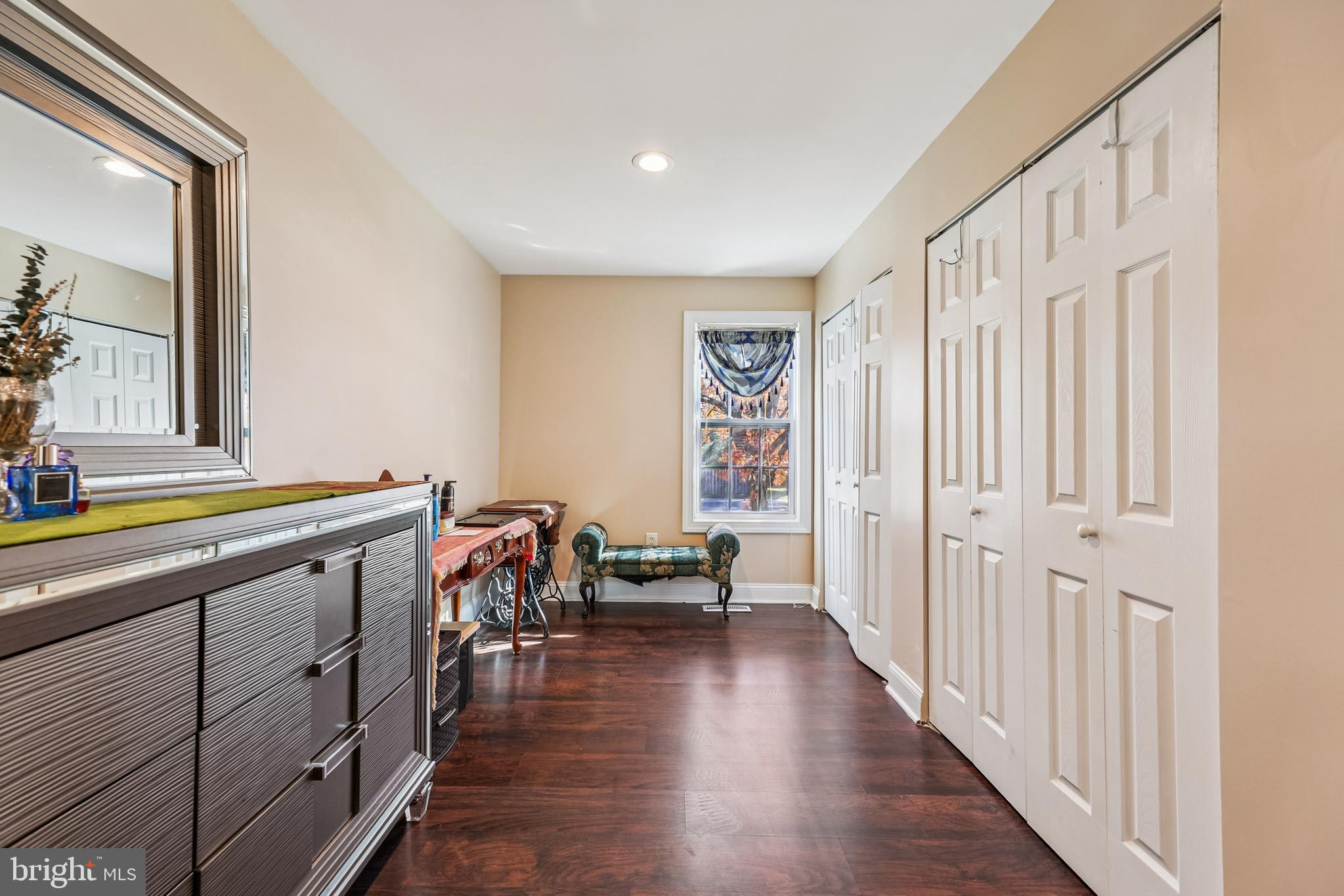 BARONS - Residential