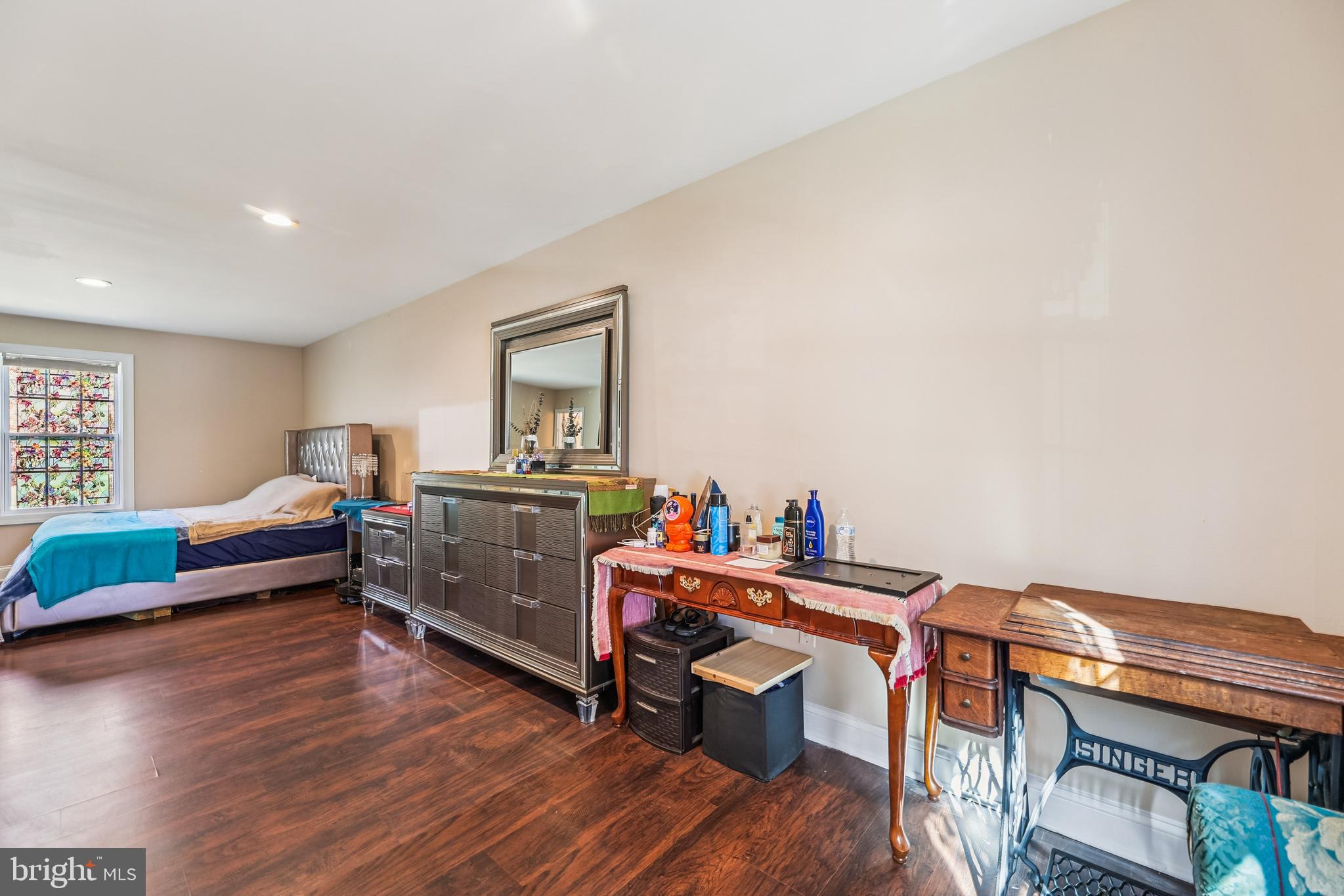 BARONS - Residential