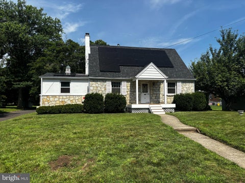 Homes For Sale - 24 Railroad Avenue<br/> Mercer County, EWING, NJ 08628