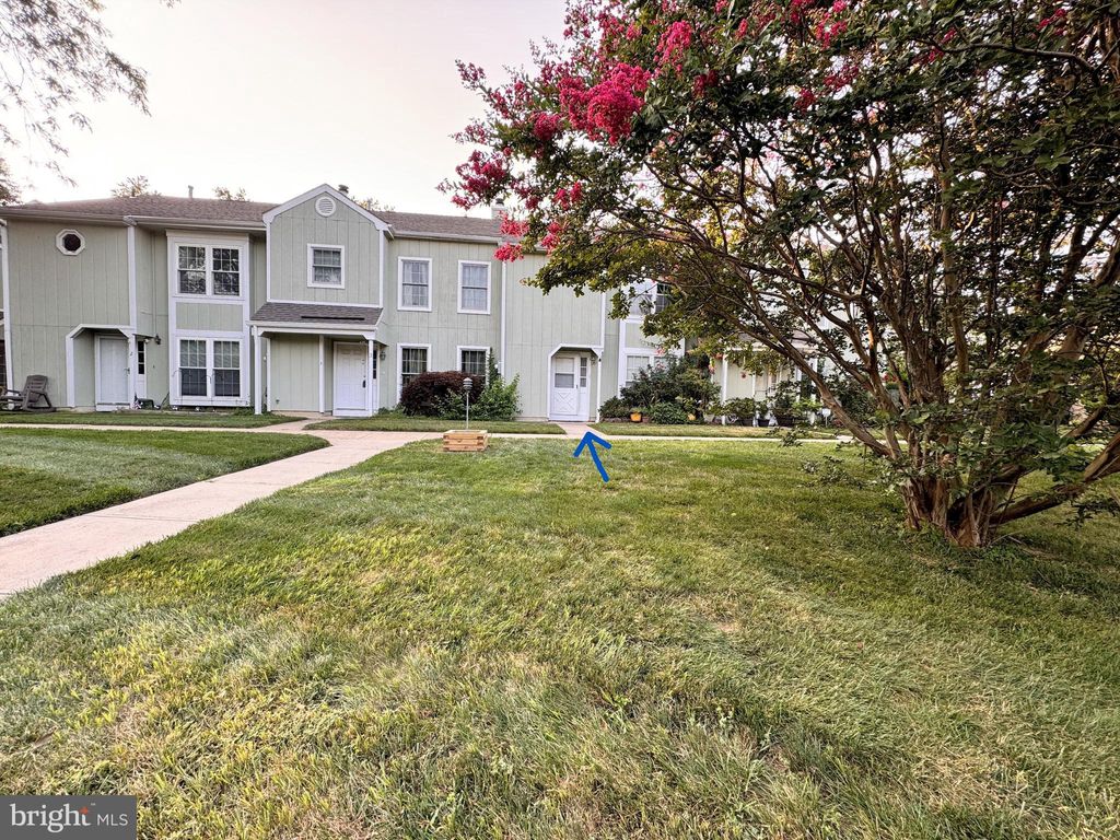 Photo of 4 Pond View Drive, PLAINSBORO, NJ 08536 (MLS # NJMX2010604)