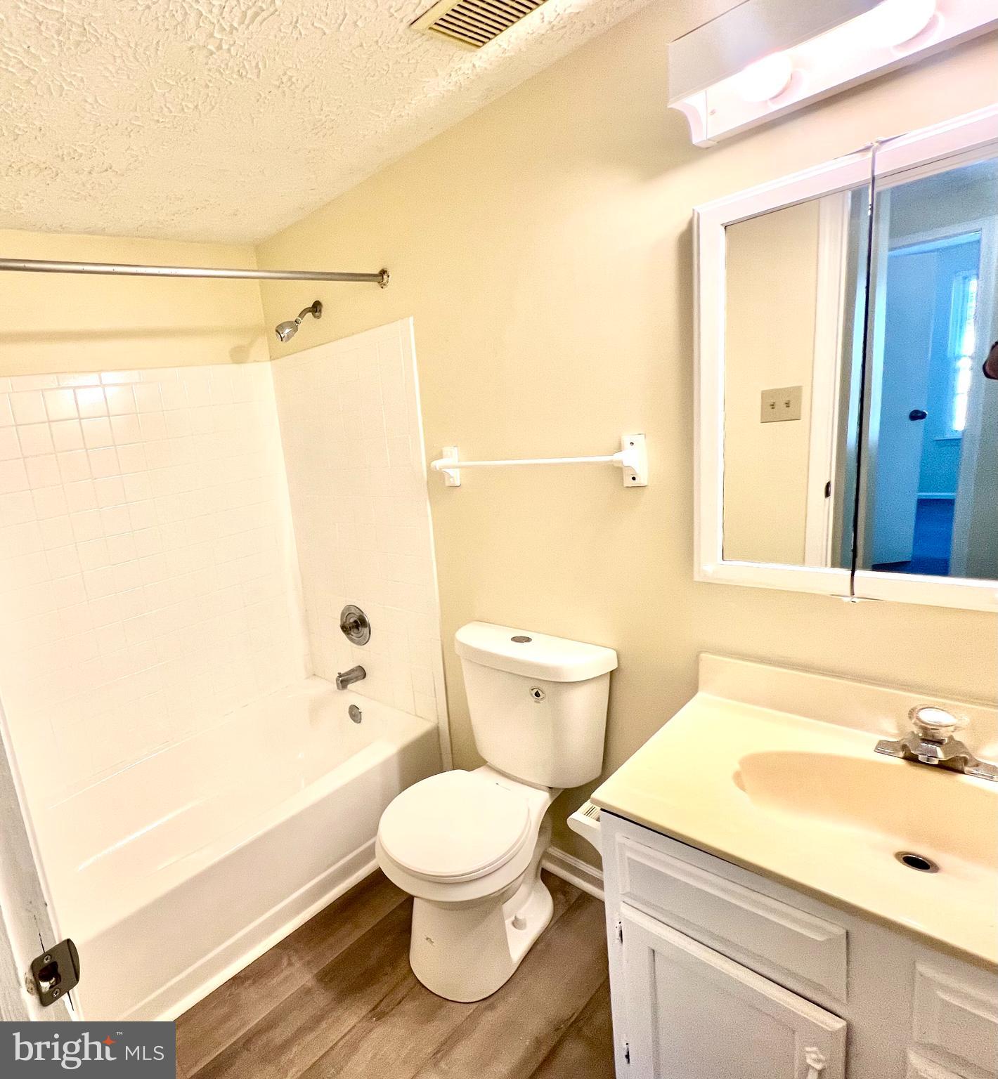 DRESDEN GREEN - Residential