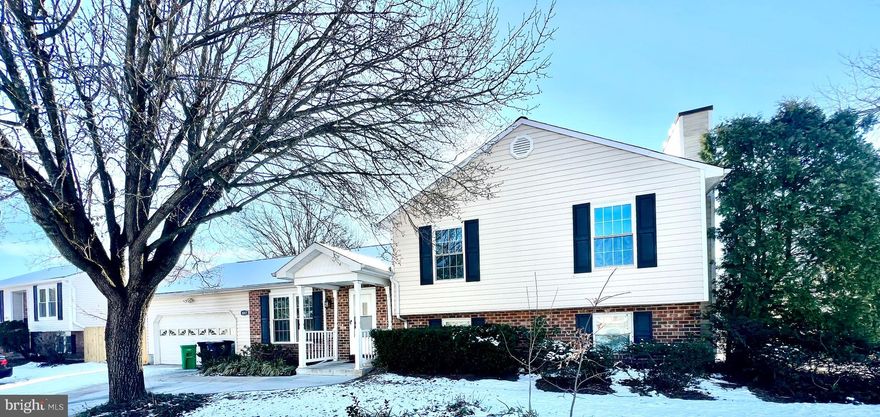 Motivated Seller is offering seller credit to this flexible 4-bedroom, 3-bathroom single-family home offering four levels designed to meet a variety of living needs. With two full kitchens and a private den, this home is ideal for extended guests, or buyers seeking added income potential.
The thoughtfully designed layout provides separation and privacy across levels while maintaining a natural flow for everyday living and entertaining. Generously sized bedrooms, multiple full bathrooms, and adaptable living areas make this home both functional and inviting. The additional kitchen expands hosting options and supports independent living arrangements, while the den offers the perfect space for a home office, or quiet retreat. 

A rare opportunity to own a home that delivers space, flexibility, and endless possibilities — schedule your private showing today.