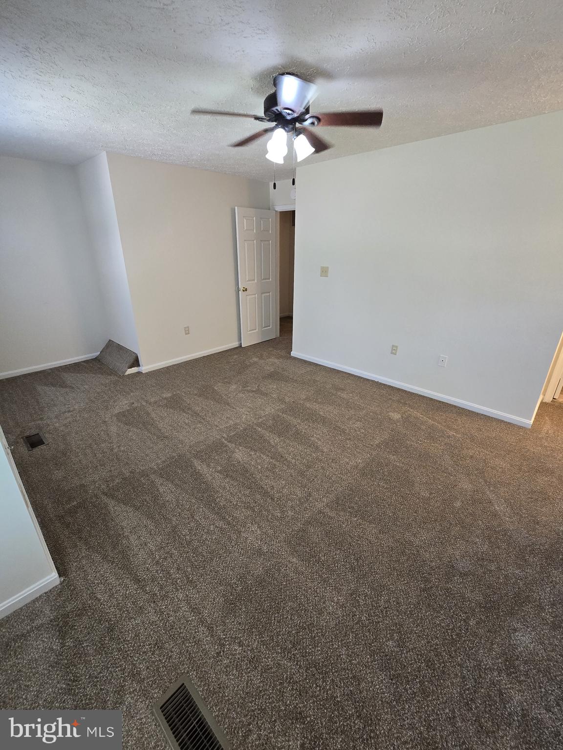 ST CHARLES HAMPSHIRE - Residential