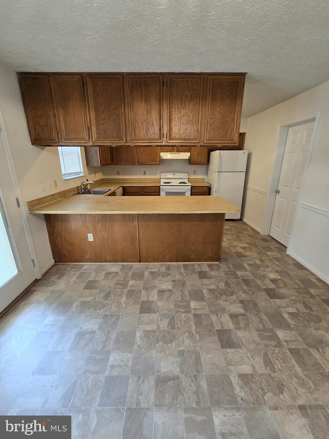 ST CHARLES HAMPSHIRE - Residential