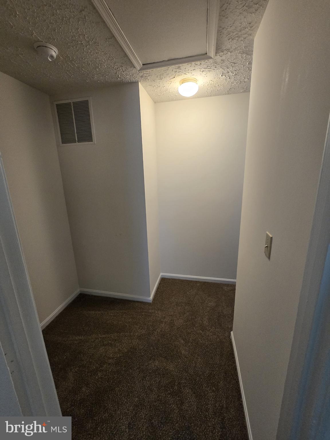 ST CHARLES HAMPSHIRE - Residential