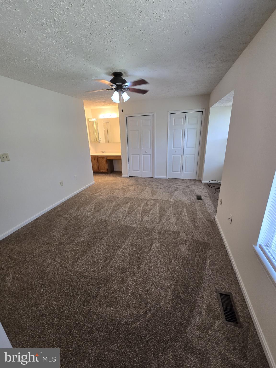 ST CHARLES HAMPSHIRE - Residential