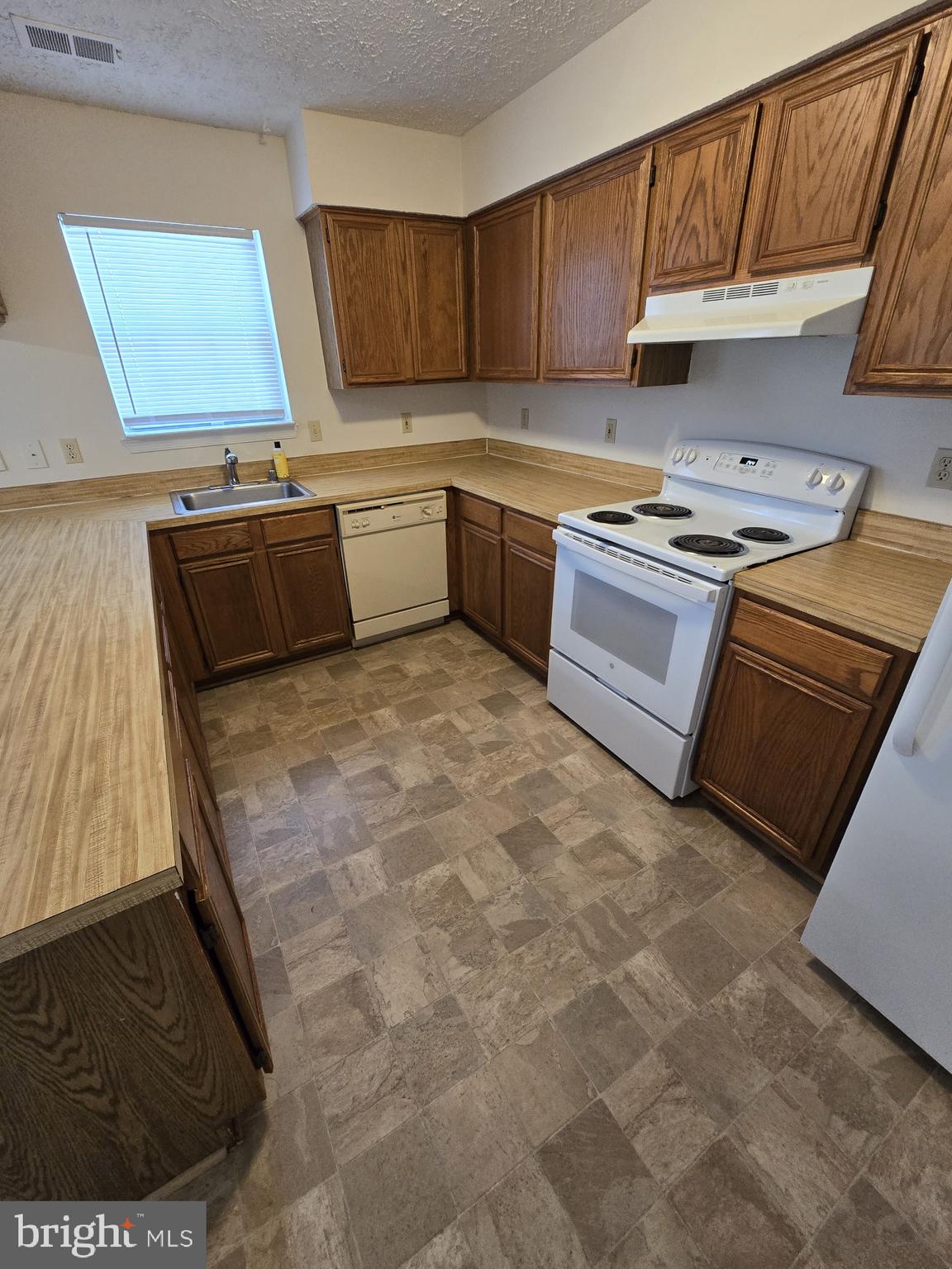 ST CHARLES HAMPSHIRE - Residential